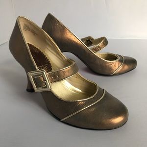 Kenzie bronze heels with buckle and strap